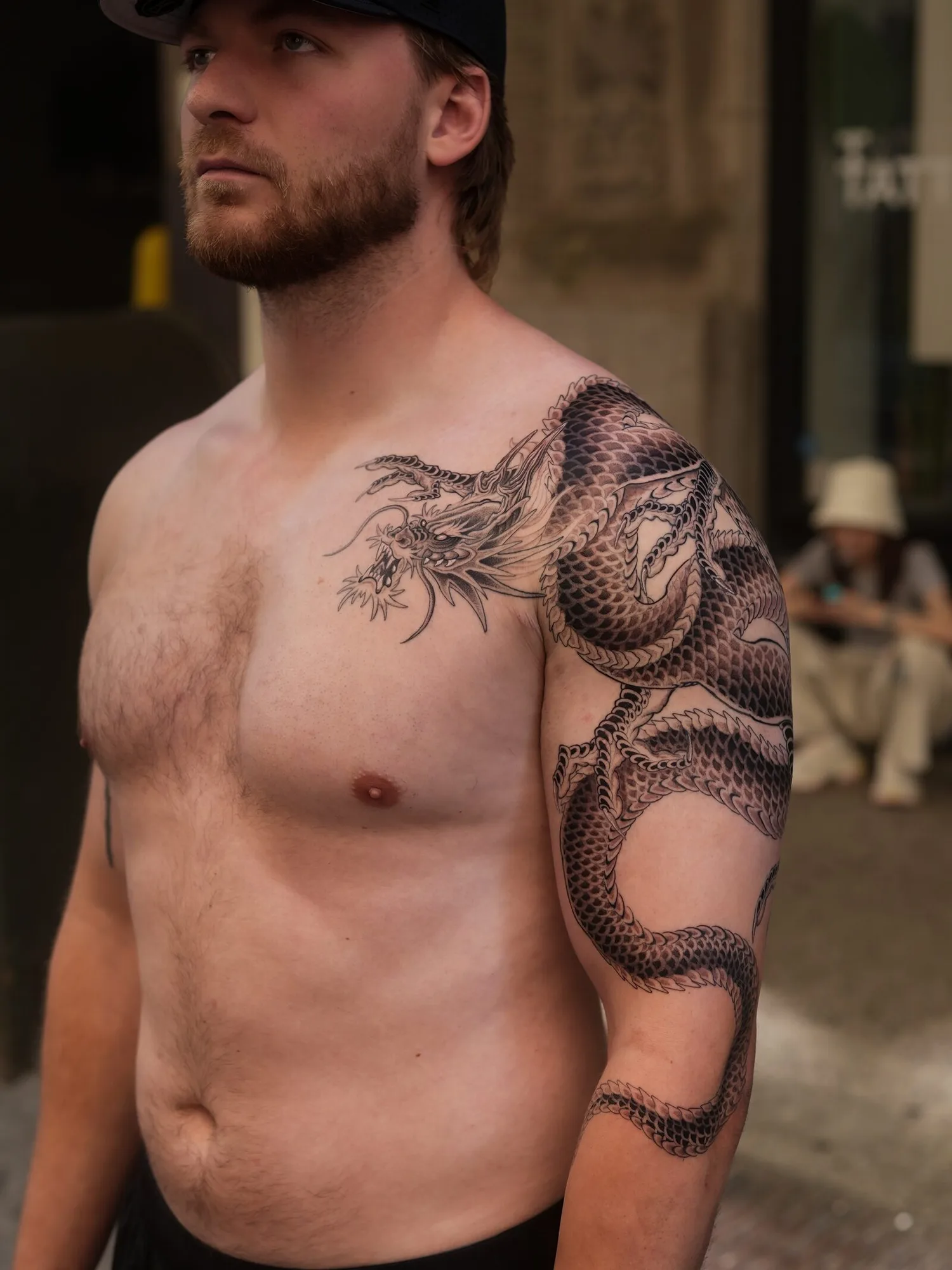 Shoulder dragon